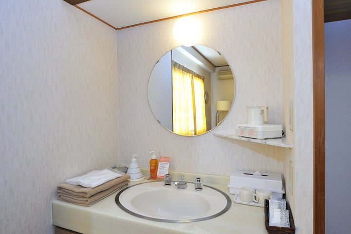 Room 30 of 86