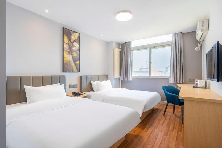 Room 2 of 15