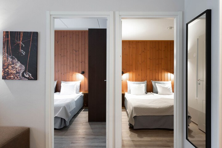 Room 37 of 157
