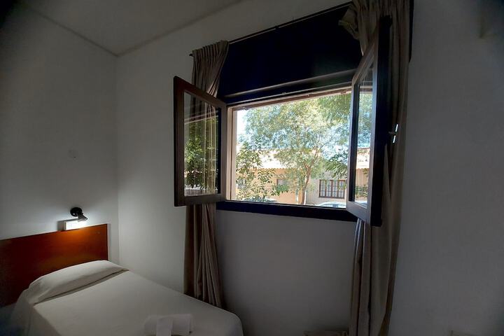 Room 6 of 40
