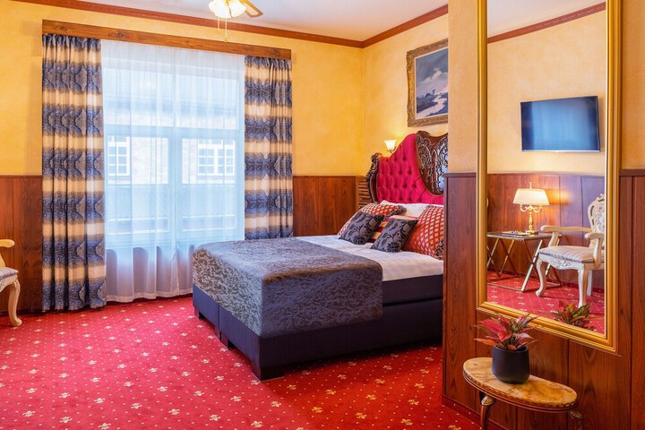 Room 12 of 50