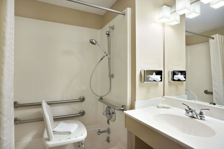 1 Queen Bed Mobility Accessible Roll in Shower (10 of 17)