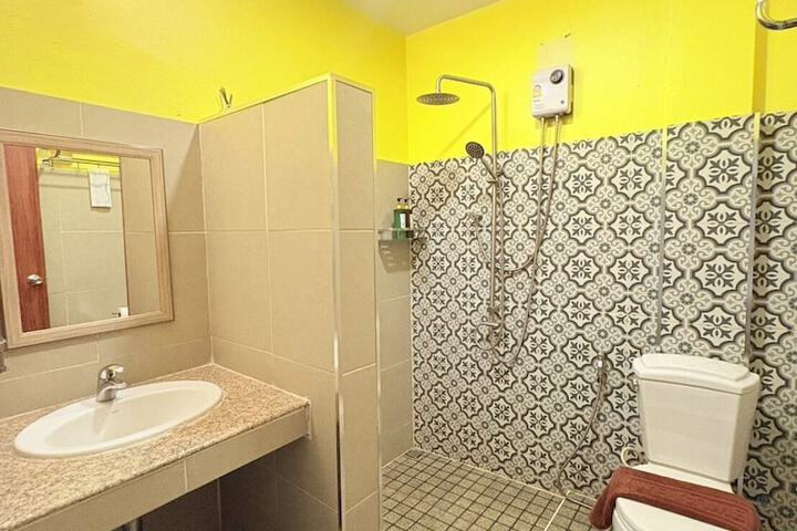 Room 145 of 211