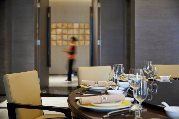 Dining 55 of 82