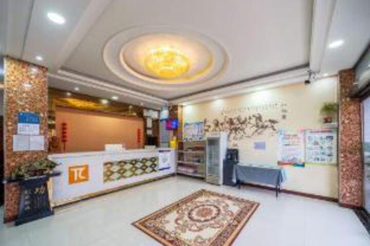 Yipai Chain Hotel (Qixian County Middle School Shop)