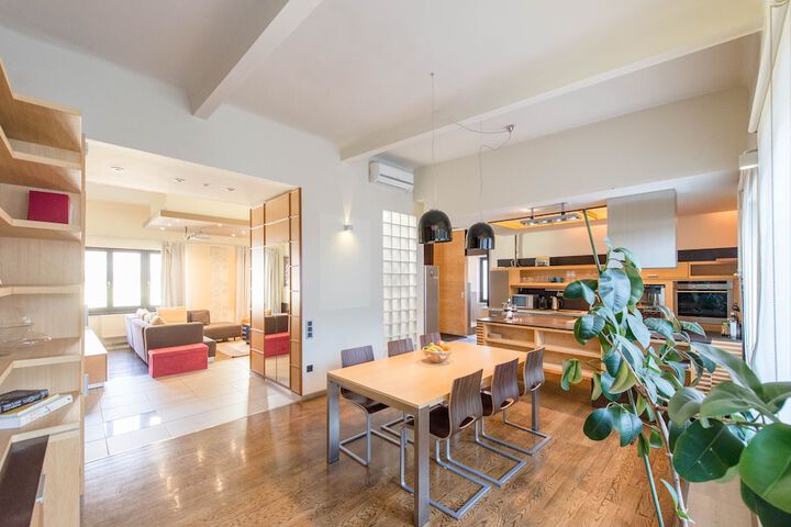 Room 8 of 28