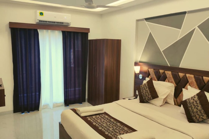Room 4 of 42