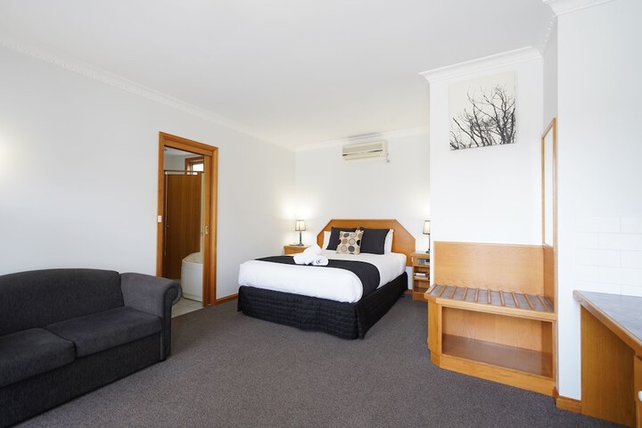 Room 10 of 47