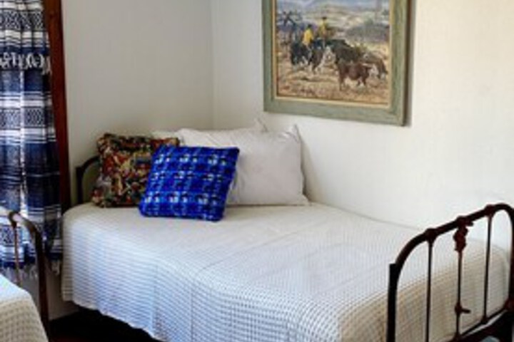 Room 35 of 38