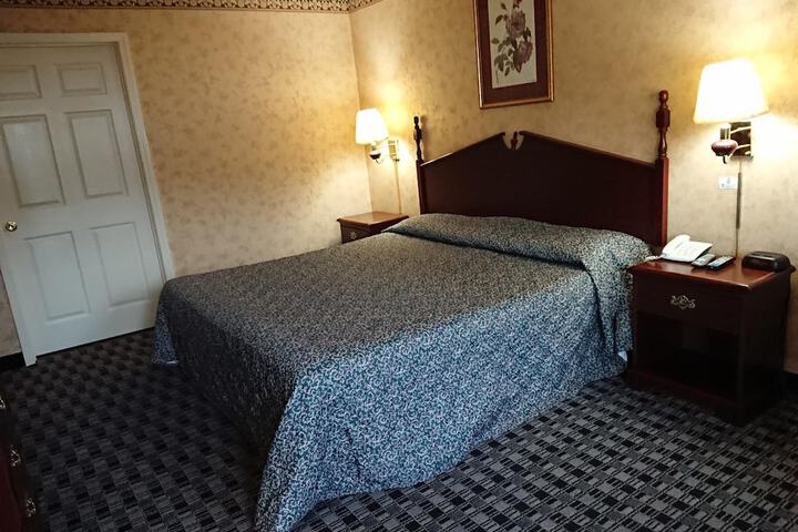 Room 7 of 37
