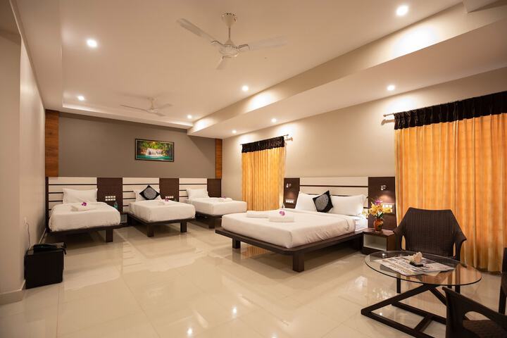 Room 8 of 19