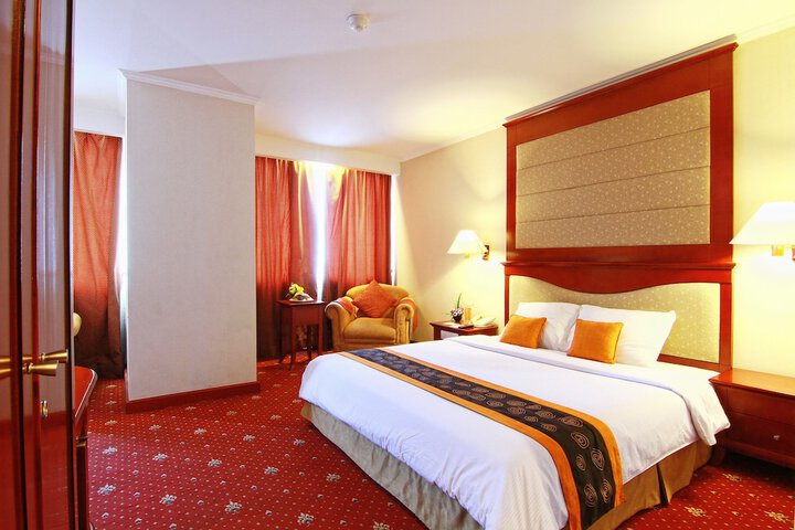 Room 5 of 48