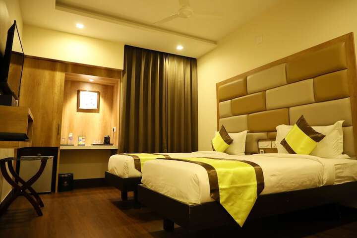 Room 10 of 36