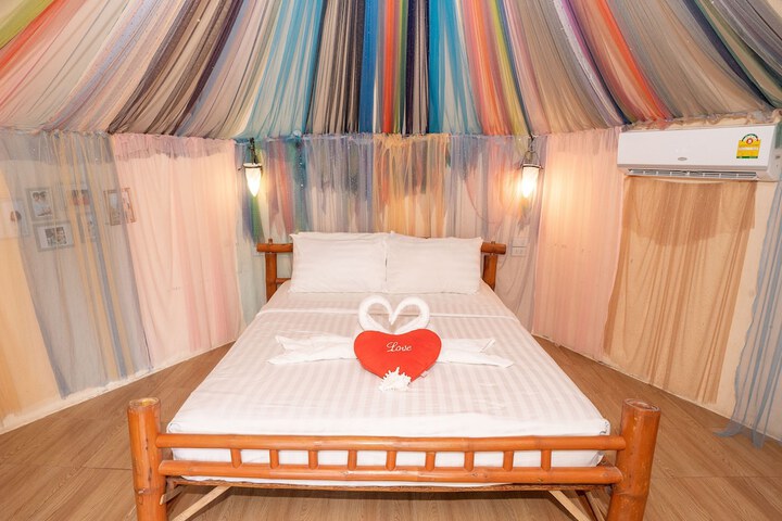 Room 6 of 65
