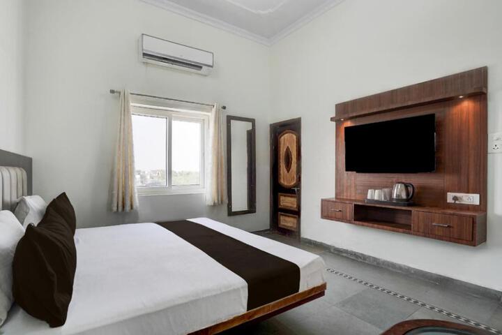 Hotel O Vinay Plaza & Restaurant