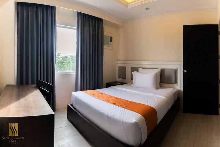 Room 8 of 22
