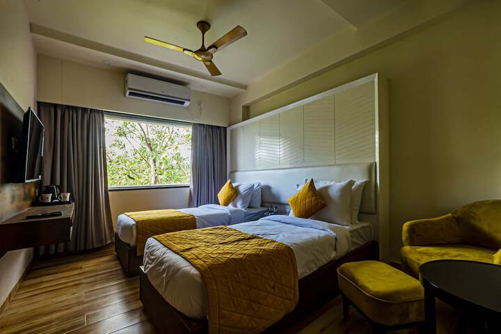 Room 4 of 19