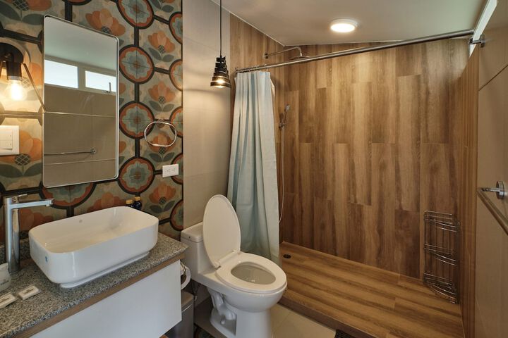 Room 16 of 24