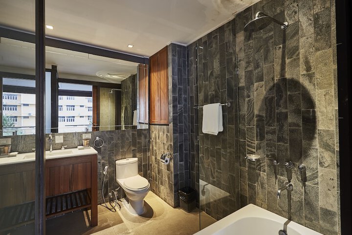 Room 15 of 90