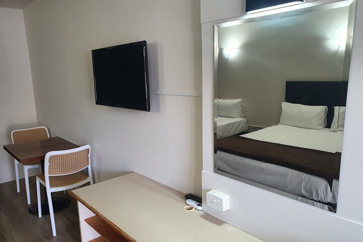 Room 14 of 36