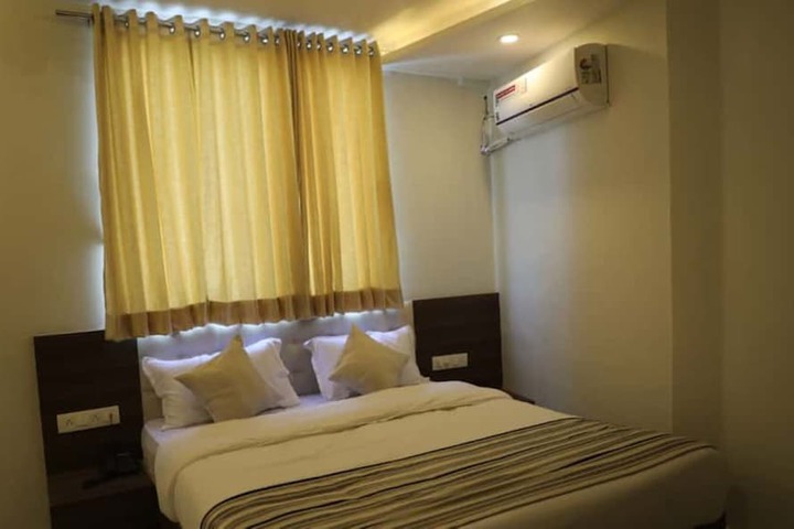 Room 5 of 15