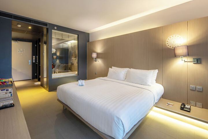 Room 12 of 125