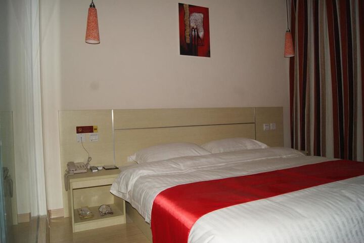 Room 6 of 35