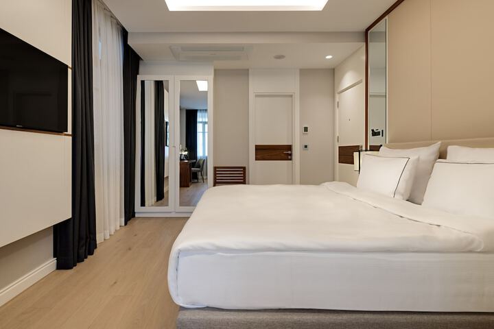 Room 12 of 50