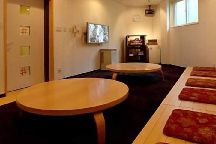 Room 21 of 30