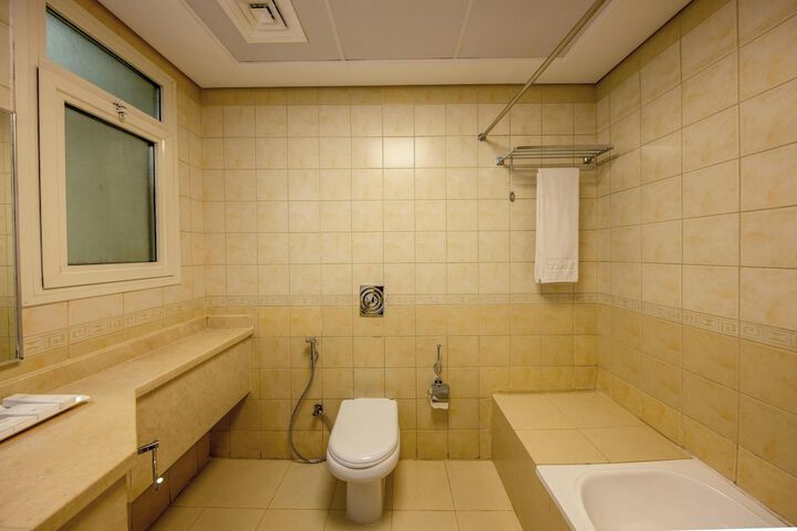 Room 102 of 133