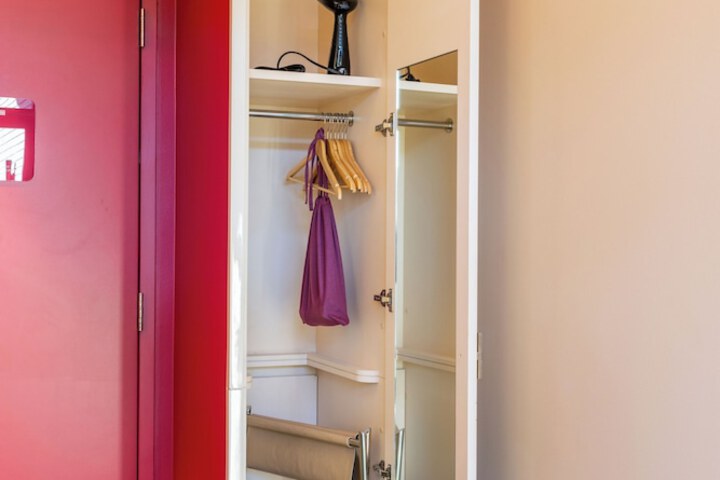 Room 15 of 62