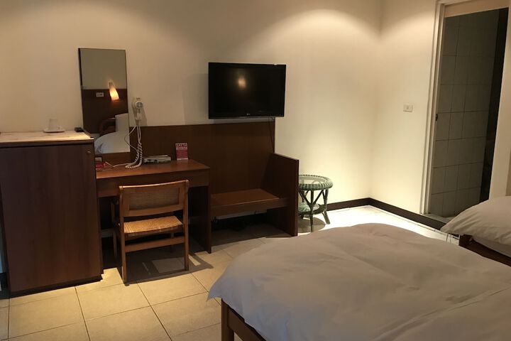 Room 17 of 51