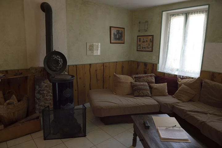 Room 6 of 23