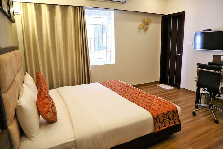 Room 6 of 25