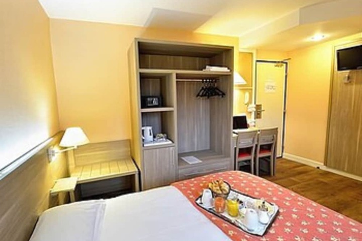 Room 9 of 61