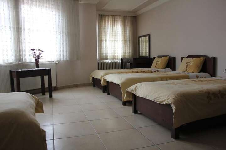 Room 33 of 61