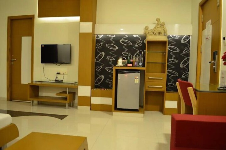 Room 4 of 6