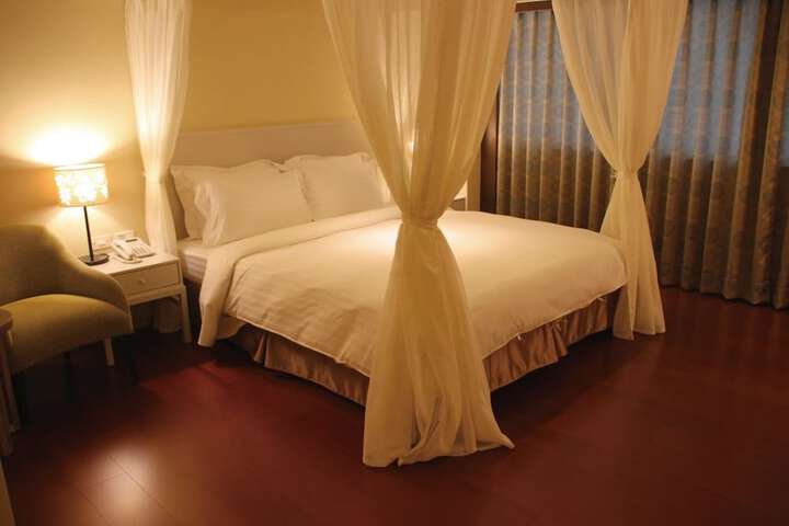 Room 14 of 40