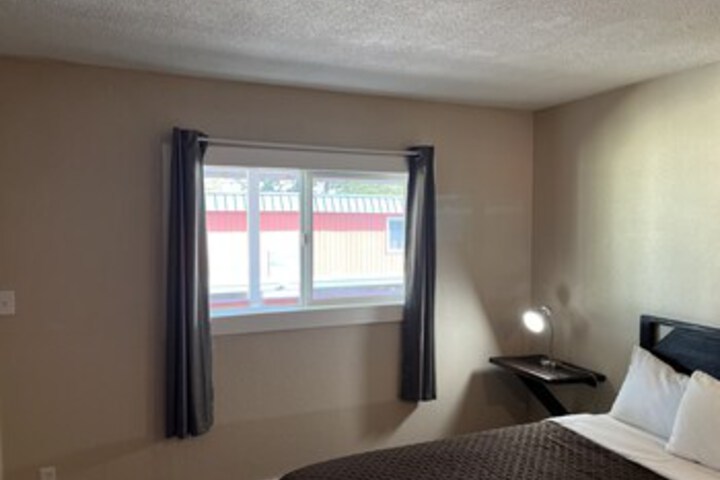 Room 13 of 168