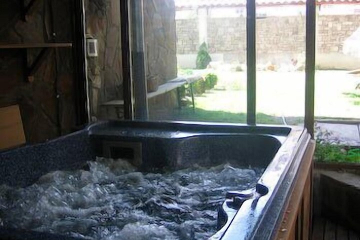 Hot Tub 15 of 44