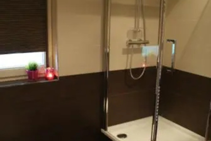 Room 4 of 4