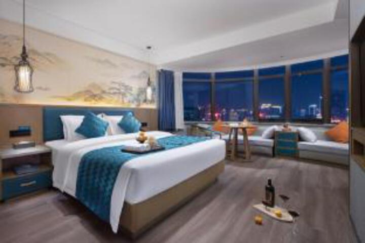 Room 10 of 10