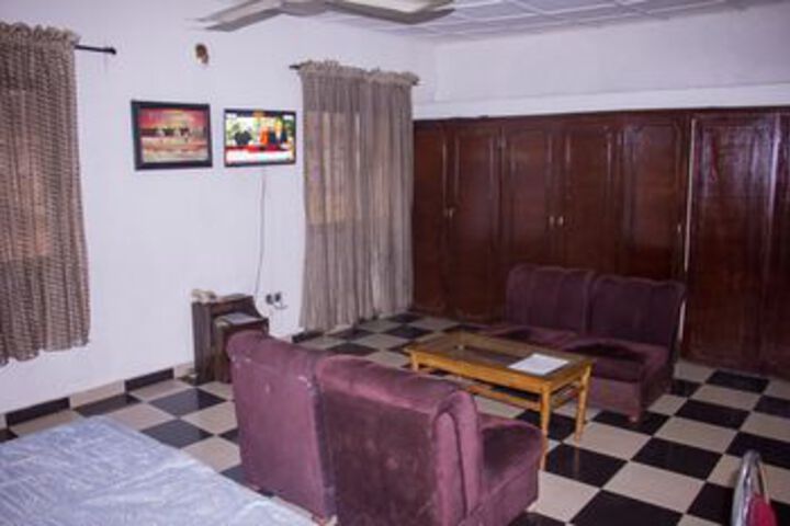 Room 22 of 37