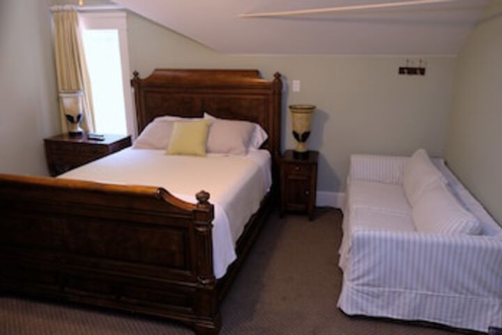 Room 49 of 252
