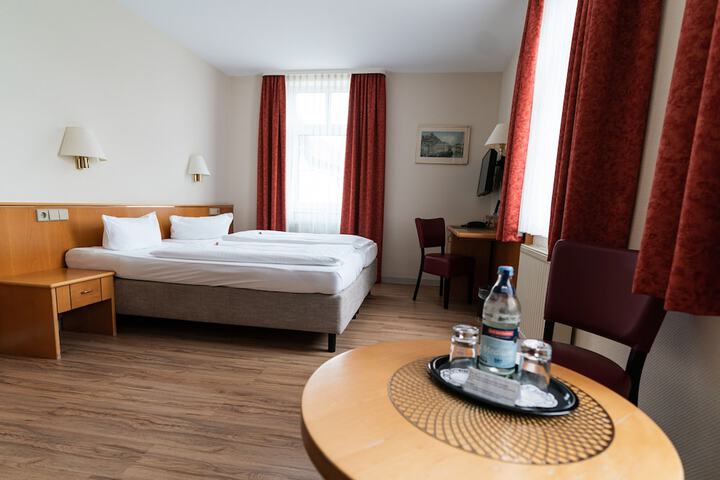 Room 15 of 72