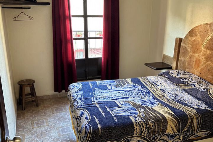 Room 15 of 82