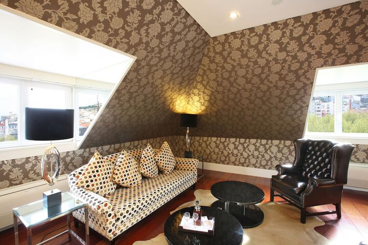 Room 10 of 36