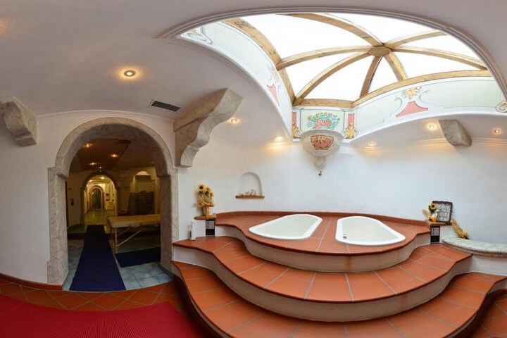 Hotel Interior 11 of 27