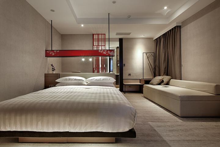 Room 16 of 43