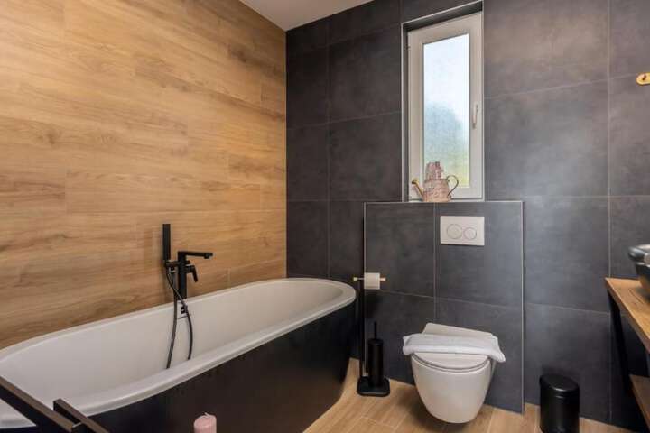 Room 20 of 42